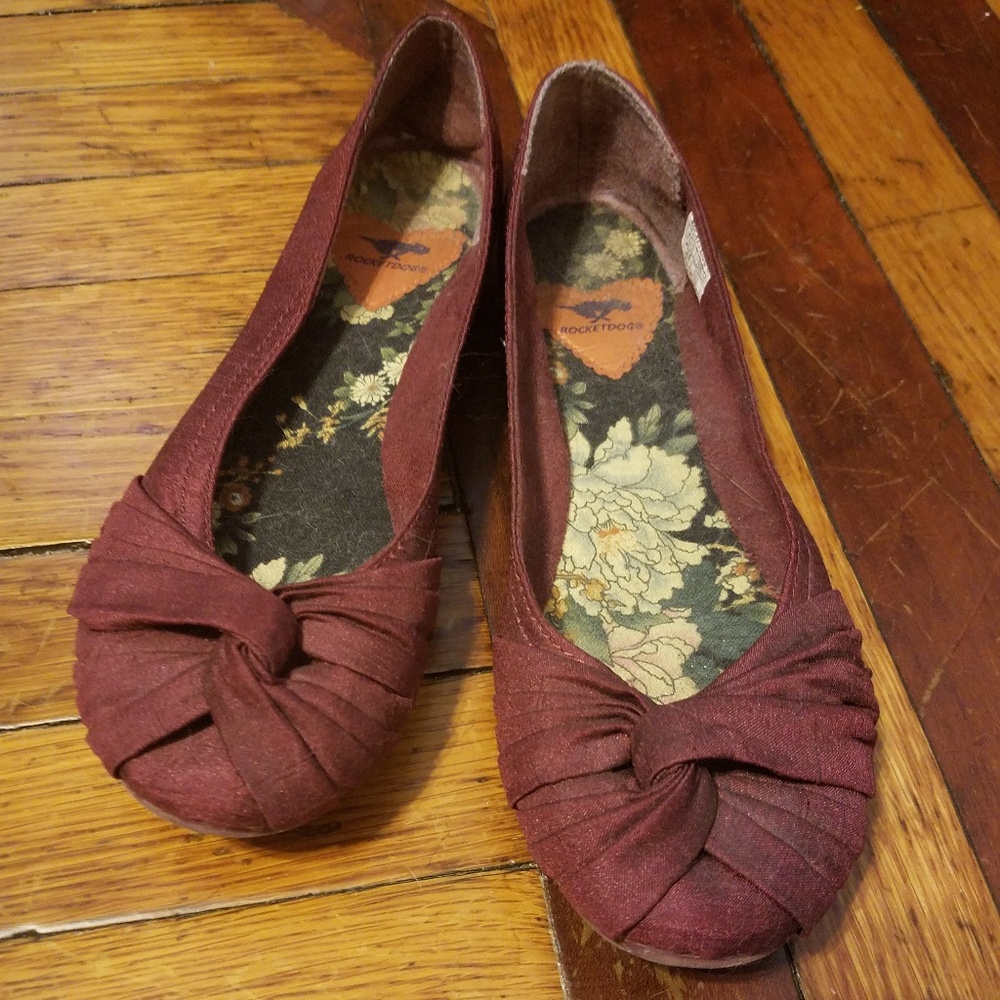 Maroon flats